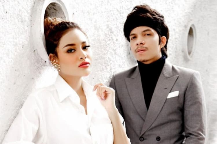 atta_halilintar_beri_kejutan_iphone_untuk_aurel_jawabannya_soal_ajakan_nikah_lagi_bikin_penasaran