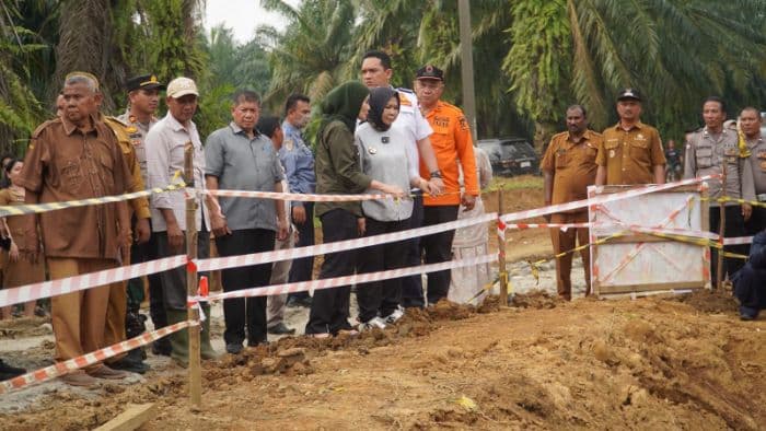 pemkab_langkat_siapkan_rp42_miliar_untuk_perbaikan_jalan_penghubung_di_tiga_desa