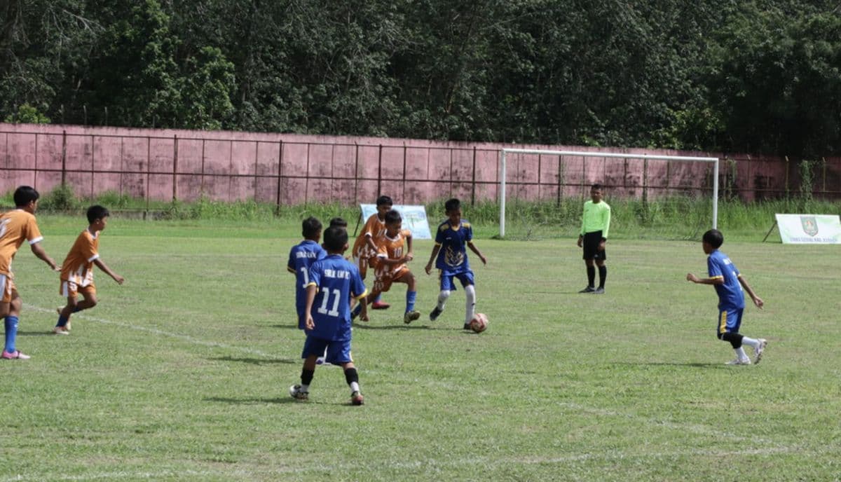 ribuan_pelajar_ramaikan_turnamen_mini_soccer_piala_bupati_asahan