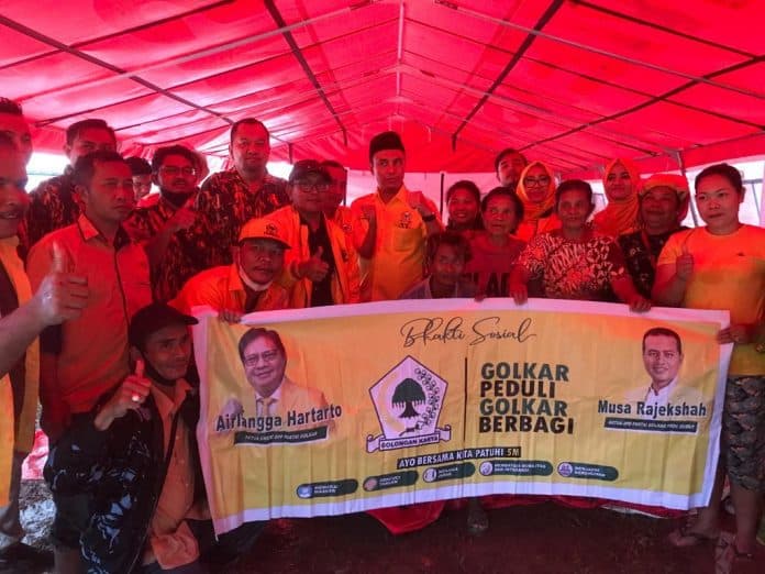 100_paket_sembako_diserahkan_untuk_korban_longsor_sibolangit