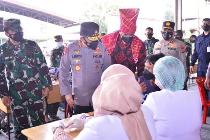 2742_pedagang_di_kota_medan_sudah_divaksin_covid_19