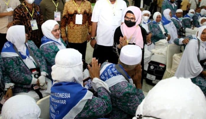 42_calhaj_asal_siantar_berangkat_ke_tanah_suci