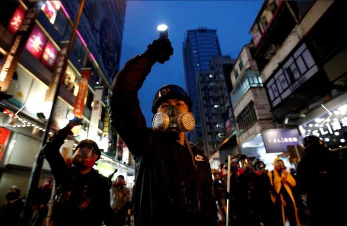 aktivis_hong_kong_menyerukan_pawai_protes_terhadap_uu_keamanan_baru