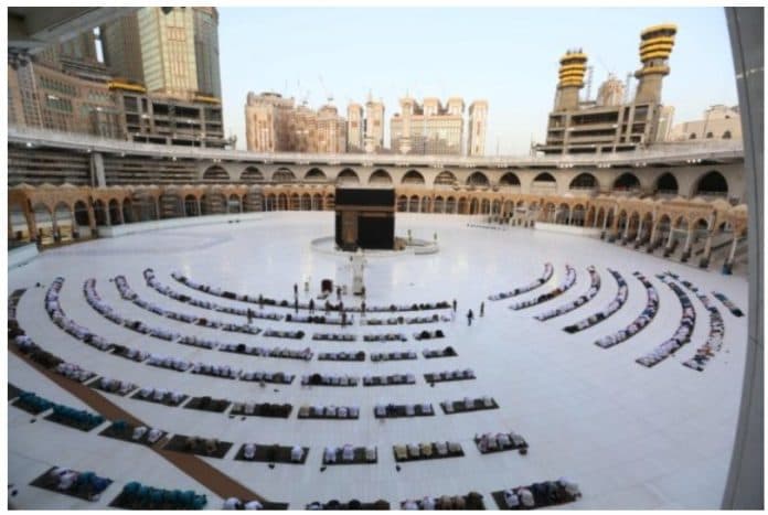 arab_saudi_izinkan_shalat_di_masjid_mulai_31_mei_2020