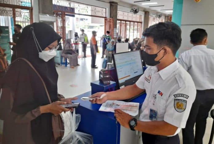 arus_balik_lebaran_30749_tiket_kereta_api_di_sumut_terjual