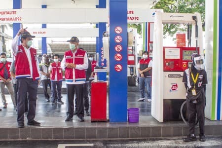 beli_bensin_pertamina_diarahkan_bayar_non_tunai_hadapi_new_normal