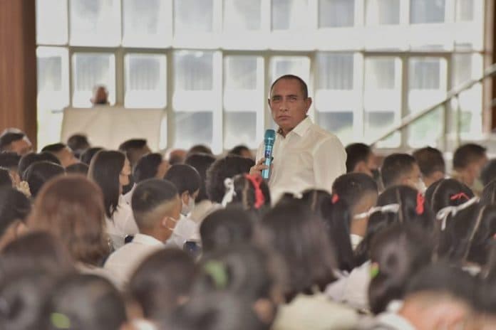 beri_kuliah_umum_di_hkbp_nommensen_medan_edy_motivasi_mahasiswa_jadi_gubernur