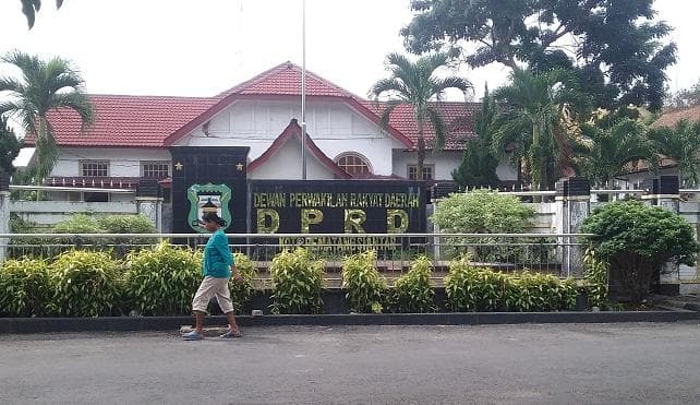 berkas_paw_alex_wijaya_panjaitan_di_dprd_siantar_dinyatakan_lengkap