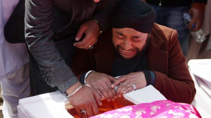 bom_meledak_saat_pemakaman_25_anggota_sikh_di_afganisthan