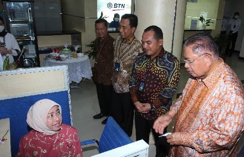 btn_syariah_on_track_dukung_program_pemerintah