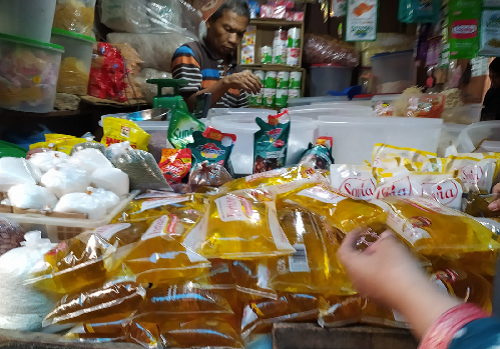 bulog_klaim_stok_minyak_goreng_stabil_di_harga_rp14000liter