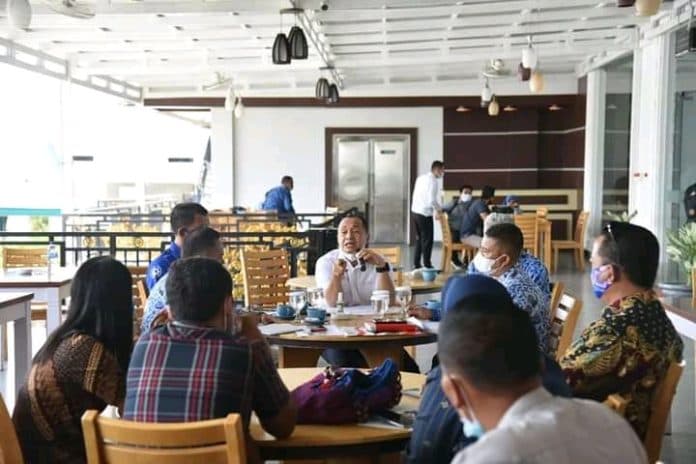 bupati_batu_bara_beri_sanksi_administratif_bagi_warga_yang_menolak_vaksin