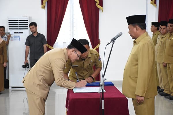 bupati_deli_serdang_lantik_160_pejabat