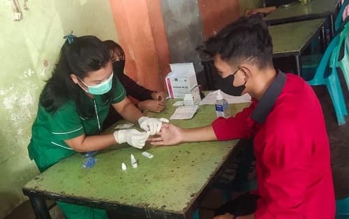 caritas_pse_siantar_lacak_penyebaran_hivaids_melalui_mobile_clinik