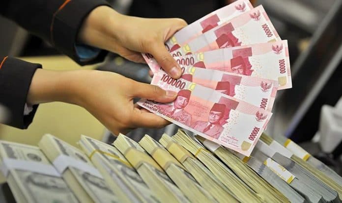 dibayangi_pengetatan_moneter_agresif_the_fed_rupiah_melemah