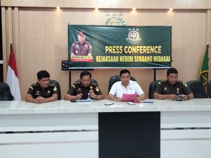 diduga_korupsi_asuransi_petani_asn_distan_sergai_ditahan_di_lp_tebing_tinggi