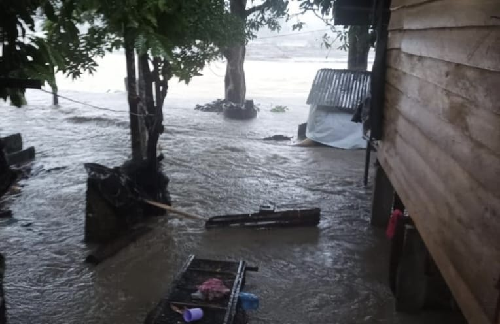 dilanda_banjir_dan_longsor_tapteng_masih_berpotensi_diguyur_hujan_lebat