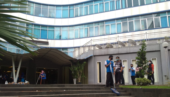 dua_satpam_dprd_medan_dinonaktifkan_ini_penyebabnya