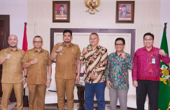 dukung_pengembangan_umkm_bobby_apresiasi_digelarnya_festival_pasar_senyum_di_istana_maimun