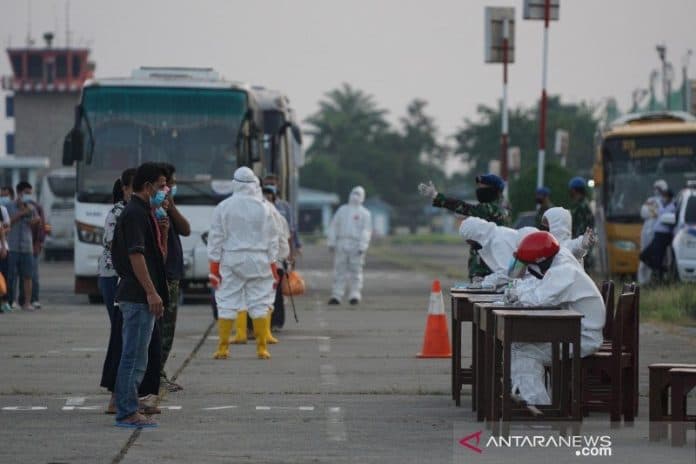 gelombang_4_tki_dari_malaysia_tiba_di_medan