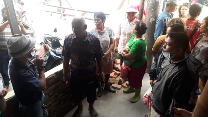 gkpi_edukasi_dan_bagi_masker_kepada_lansia
