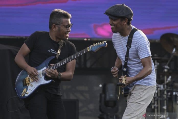 glenn_fredly_suarakan_perdamaian_papua_di_musik_untuk_republik