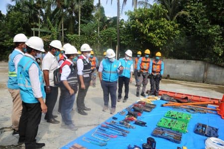 gm_pln_uiw_tinjau_kesiapan_personil_pln_di_ulp_pancur_batu_dan_berastagi