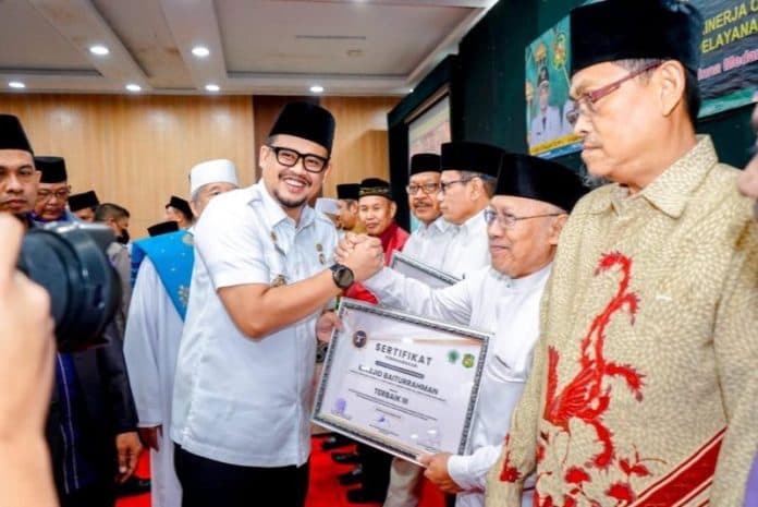 hadiri_rapat_evaluasi_mui_bobby_nasution_minta_doa_dan_dukungan_untuk_pembangunan_islamic_centre
