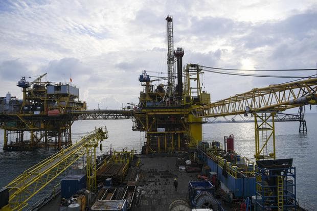 harga_minyak_kembali_menanjak_buntut_opec_akan_pangkas_produksi