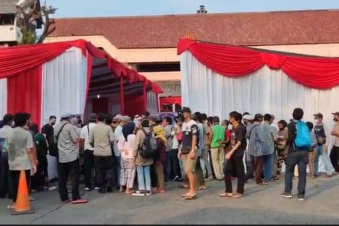 jelang_lebaran_vaksinasi_disambut_antusias_calon_pemudik