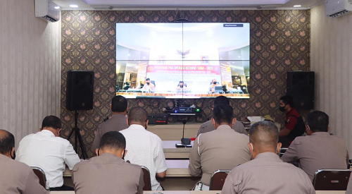 jelang_ops_ketupat_toba_2022_kapolres_tapsel_ikuti_zoom_meeting_dengan_kapoldasu
