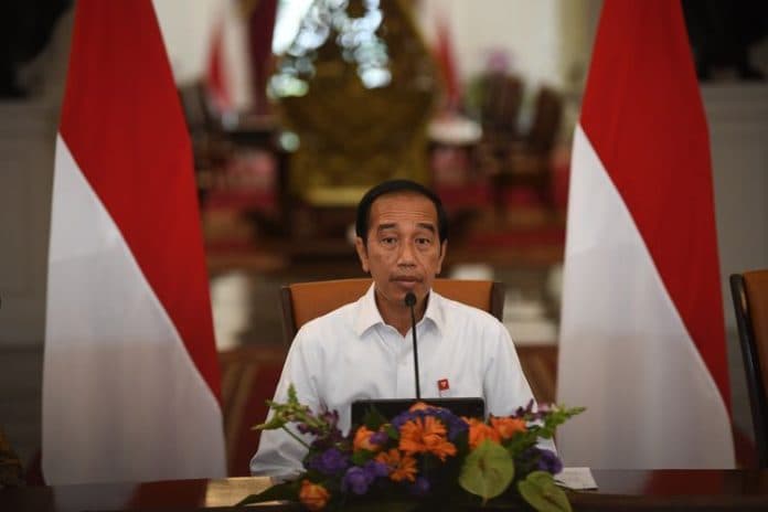 jokowi_pertimbangkan_beli_minyak_rusia_untuk_penuhi_energi_rakyat