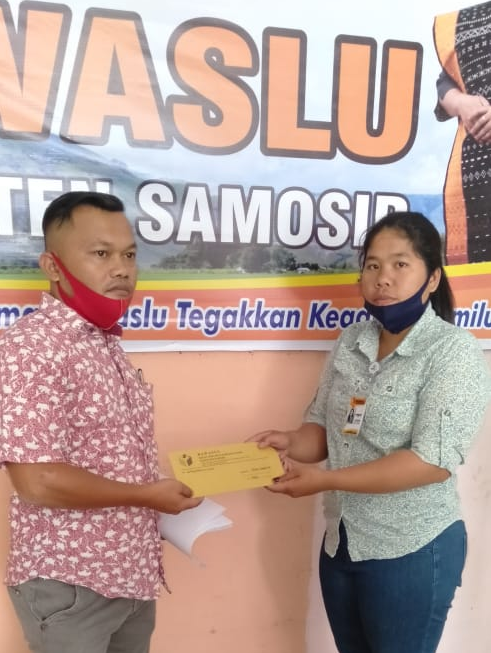 kades_siopat_sosor_dilaporkan_ke_bawaslu_samosir_ini_pemicunya