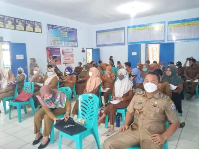 kadis_dpkd_bimtek_pengelolaan_arsip_di_kantor_camat_galang
