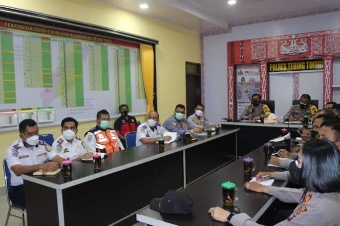 kapolres_tebing_tinggi_pimpin_rakor_kamseltibcar_lantas_antisipasi_wilayah_rawan_kecelakaan