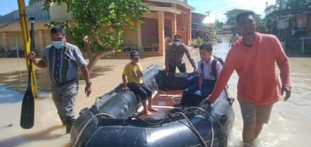 kapolsek_ingatkan_warga_waspadai_banjir_susulan_di_sei_rampah