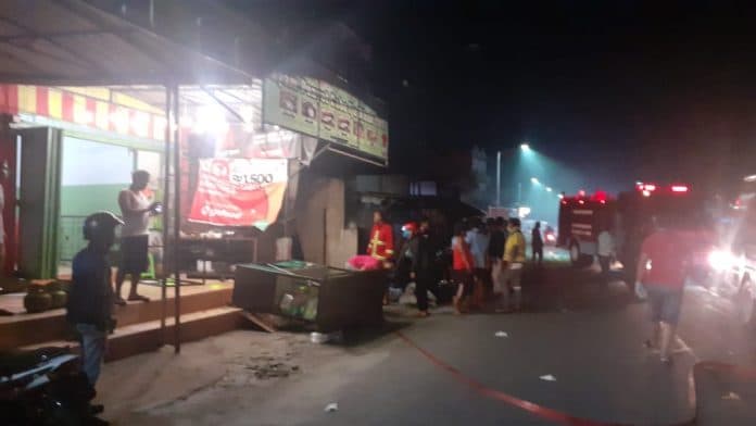kebakaran_di_jalan_rajamin_purba_diduga_akibat_gas_meledak