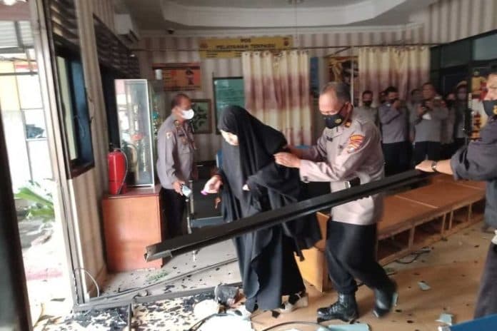 kejaksaan_terima_spdp_wanita_yang_tabrak_pintu_spkt_polres_siantar