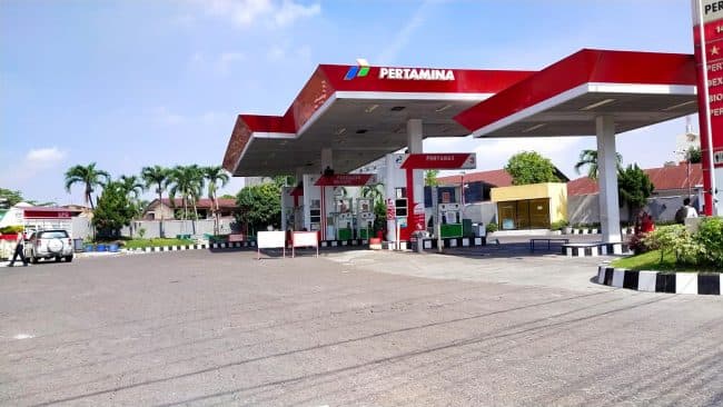 kenaikan_harga_minyak_dunia_sebabkan_kelangkaan_bbm_di_medan