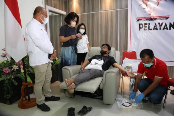 ketua_yki_taput_donor_darah_bangkitkan_kesehatan_dan_kesadaran_kemanusiaan