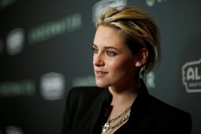 kristen_stewart_perankan_lady_diana_dalam_film_spencer