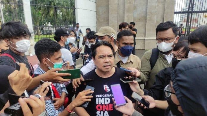 kronologi_pengeroyokan_ade_armando_bermula_dari_teriakan_emak_emak