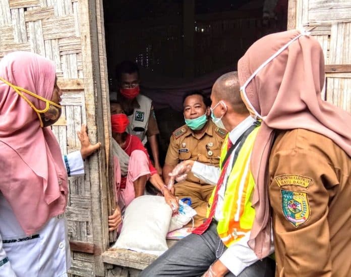 ksj_batu_bara_bantu_8_lansia_penderita_sakit_menahun