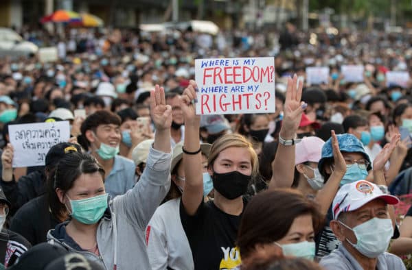 massa_suarakan_thailand_jadi_republik_ini_pemicunya