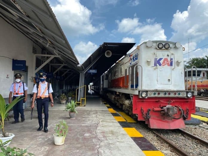 medan_ppkm_level_2_penumpang_kereta_api_meningkat_28