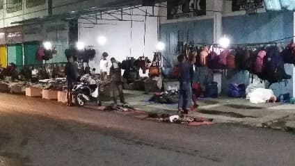 mengintip_bursa_malam_di_pasar_rojer_siantar