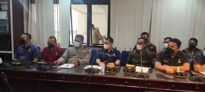 mulai_hari_ini_pemko_medan_berlakukan_isolasi_lingkungan