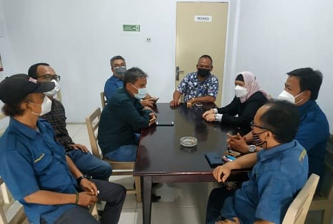 ombudsman_ri_kunjungi_redaksi_mistar_abyadi_siregar_pers_dan_ombudsman_bagai_dua_sisi_mata_uang