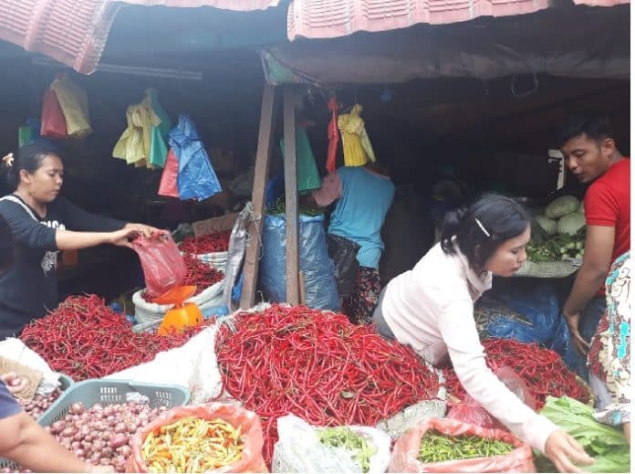 pasokan_cabai_dari_jawa_kosong_harga_cabai_di_medan_naik