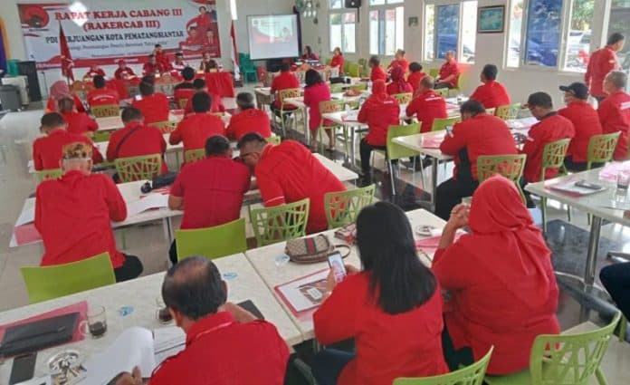 pdip_siantar_gelar_rakercab_iii_perkuat_strategi_pemenangan_pemilu_2024